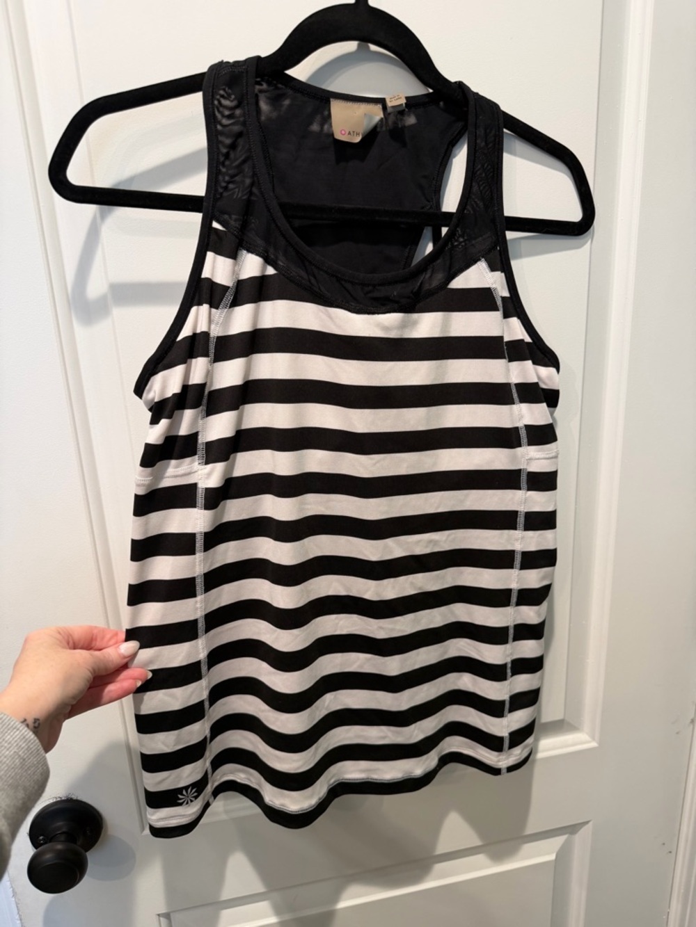 Athleta size large Black & White Striped Women’s Athletic Tank Top    0050